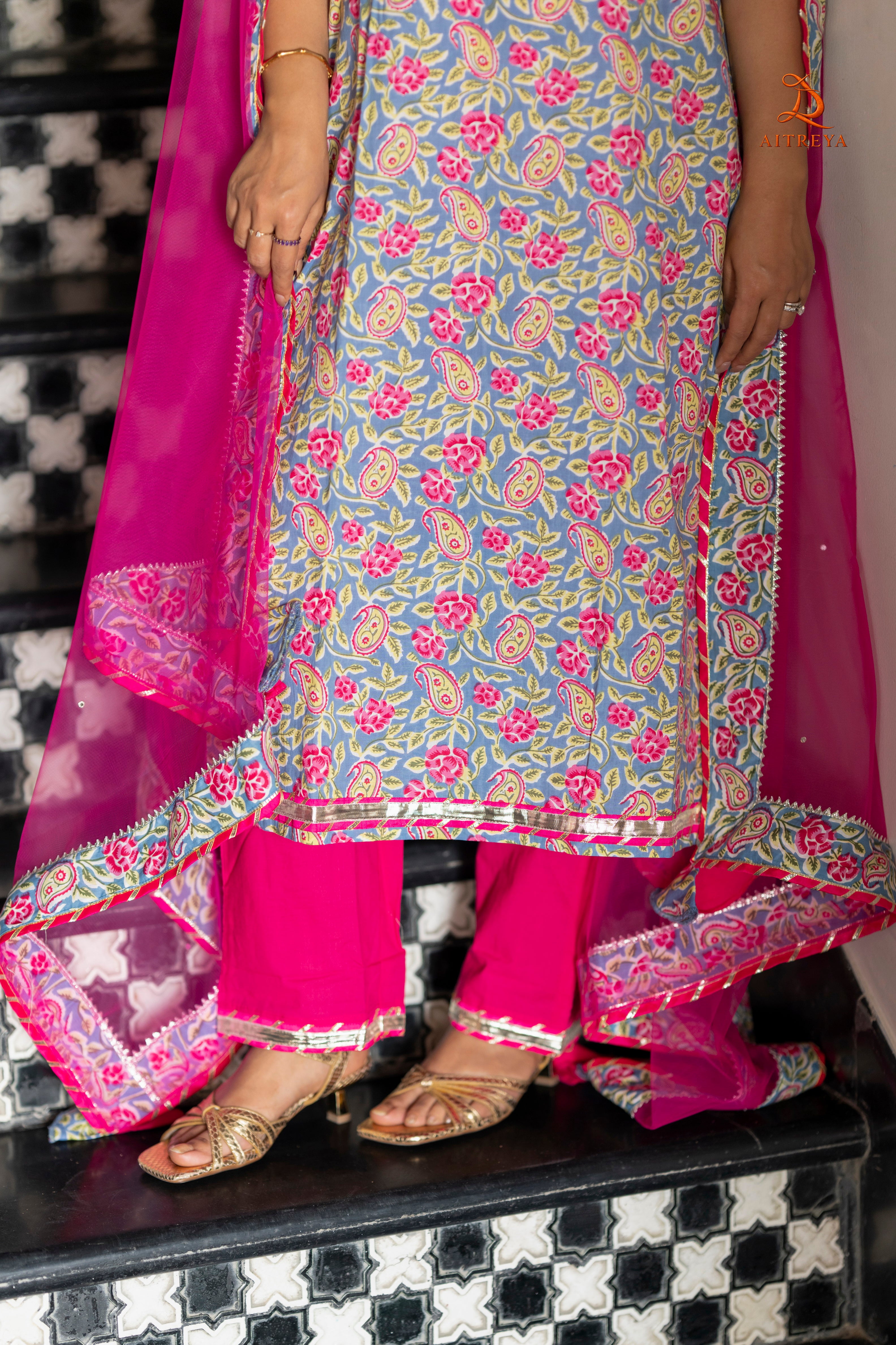 Rajsi Gulabi Bagh Set